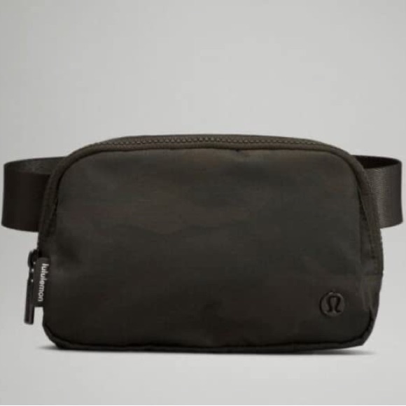 lululemon athletica Handbags - Lululemon everywhere belt bag NWT